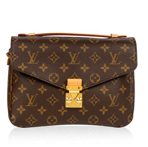 louis vuitton pre loved.